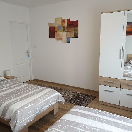 Apartman Majetić Otocac Bagian luar foto