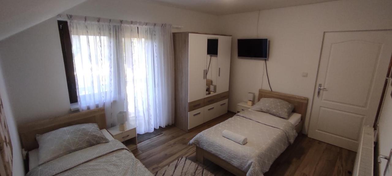 Apartman Majetić Otocac Bagian luar foto