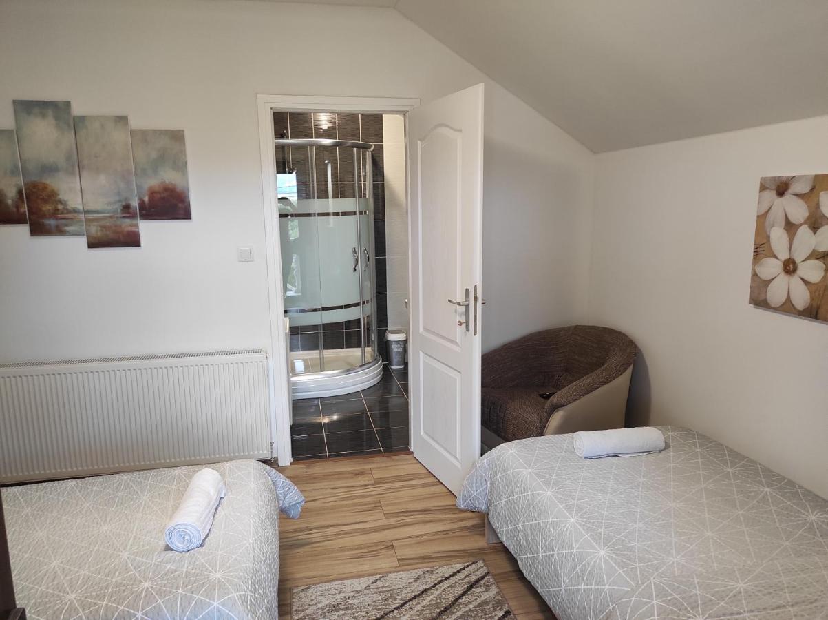 Apartman Majetić Otocac Bagian luar foto
