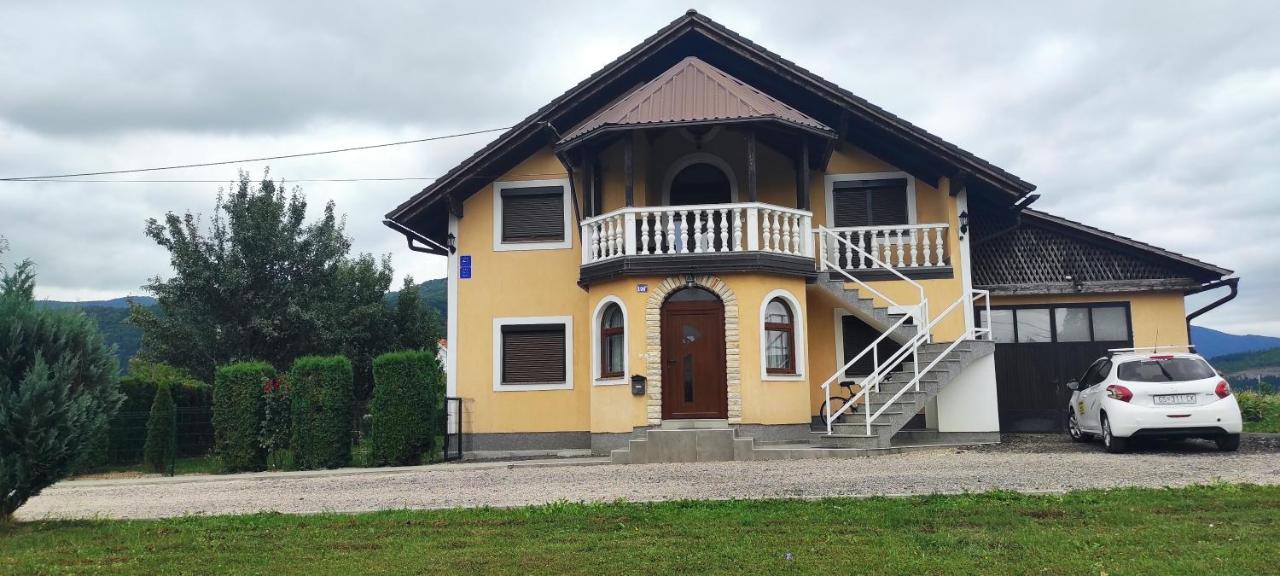 Apartman Majetić Otocac Bagian luar foto